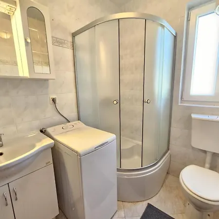 Blaz 3 - 5 Pax, Terrace With Sea View, 150 M From The Apartmán *