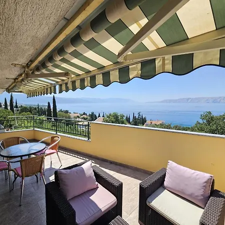 Blaz 3 - 5 Pax, Terrace With Sea View, 150 M From The * Novi Vinodolski