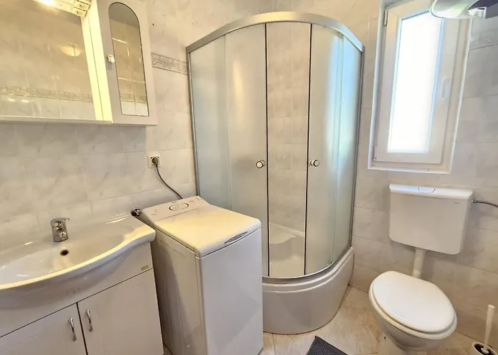 Blaz 3 - 5 Pax, Terrace With Sea View, 150 M From The Apartment *