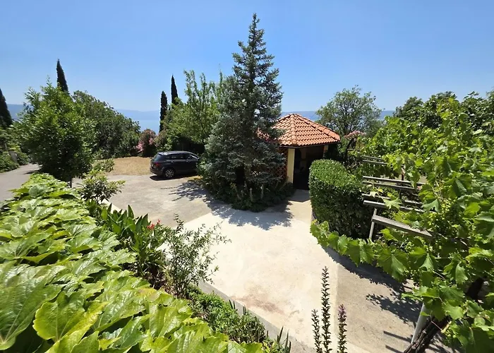 Blaz 3 - 5 Pax, Terrace With Sea View, 150 M From The Novi Vinodolski