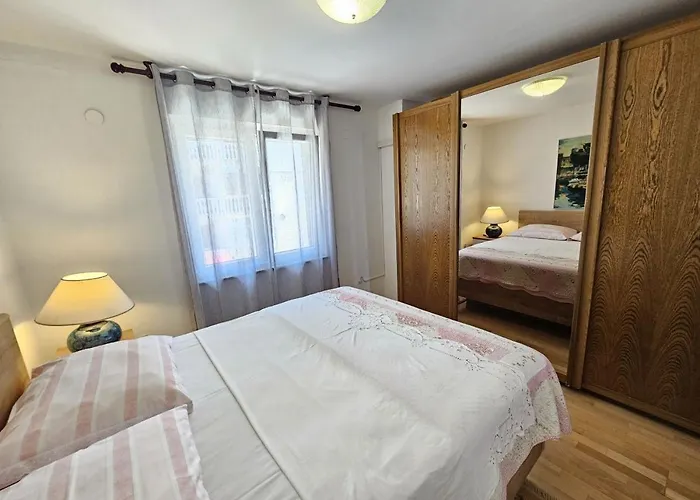 Blaz 3 - 5 Pax, Terrace With Sea View, 150 M From The
