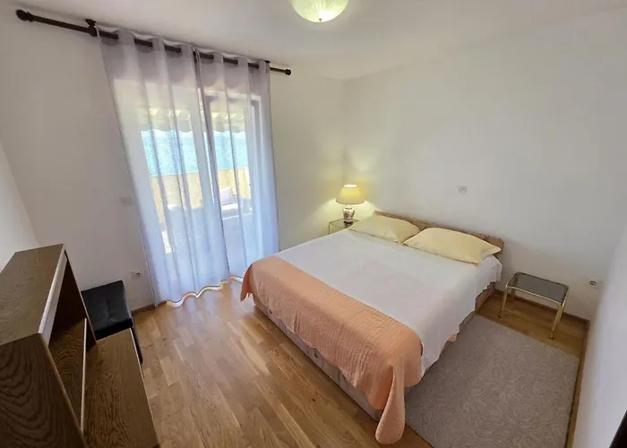 Blaz 3 - 5 Pax, Terrace With Sea View, 150 M From The *