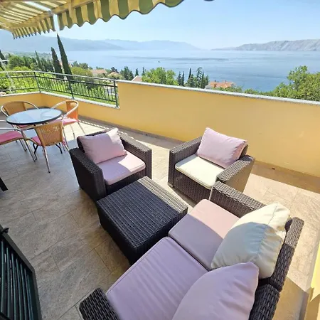 Blaz 3 - 5 Pax, Terrace With Sea View, 150 M From The Novi Vinodolski
